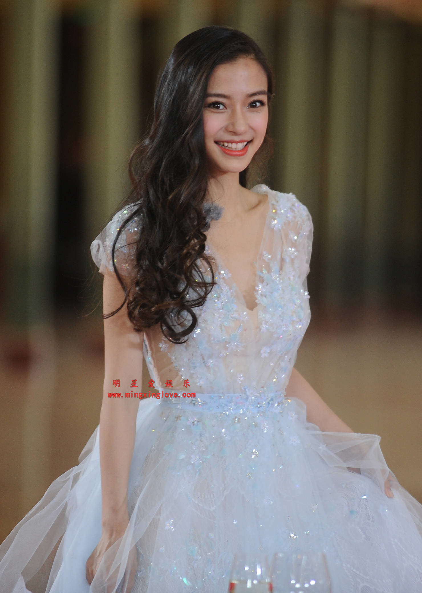 《跑男》现场拍摄剧照花絮照片,Angelababy、郭碧婷、熊黛林、李亚男、张蓝心、何穗专场,高清4K分辨率原图无修生图下载(至尊)-明星爱娱乐