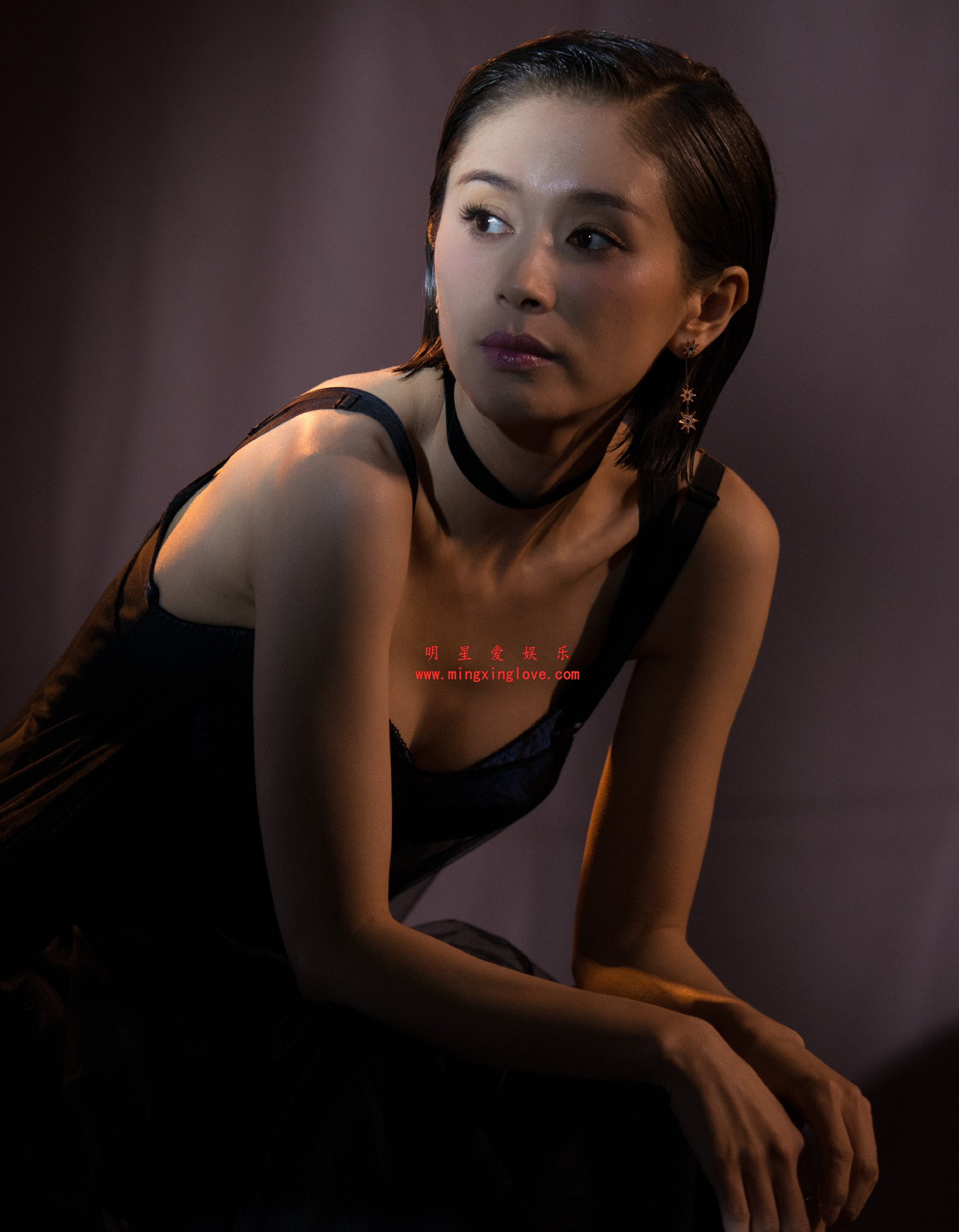 王子文参加《跨界歌王》现场彩排及表演花絮照片,大尺度吊带露胸造型,高清4K分辨率图片下载(至尊)-明星爱娱乐