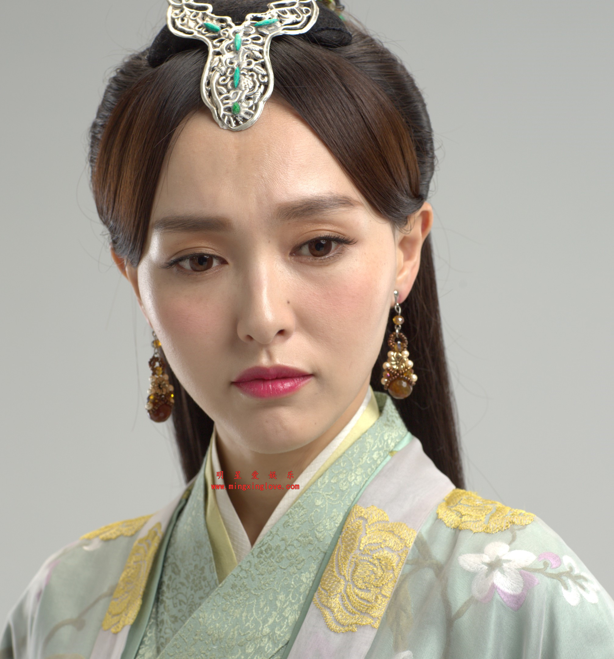 唐嫣拍摄某电影时的定妆照花絮照片,古装造型,单张20M左右,放大可看清肌肤纹理,高清4K分辨率原图无修生图下载(至尊)-明星爱娱乐