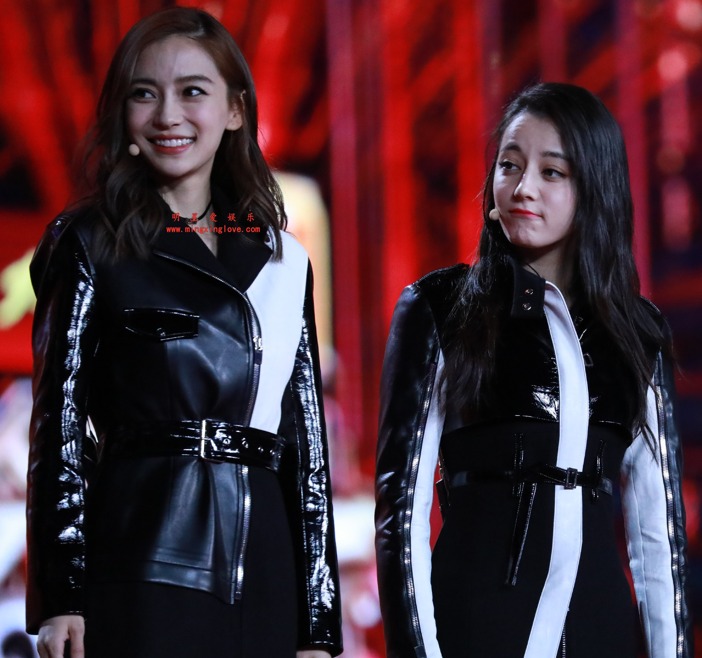 Angelababy、迪丽热巴参加《跑男》发布会现场舞台花絮照片，多种造型，高清4K分辨率原图无修生图下载（至尊）-明星爱娱乐