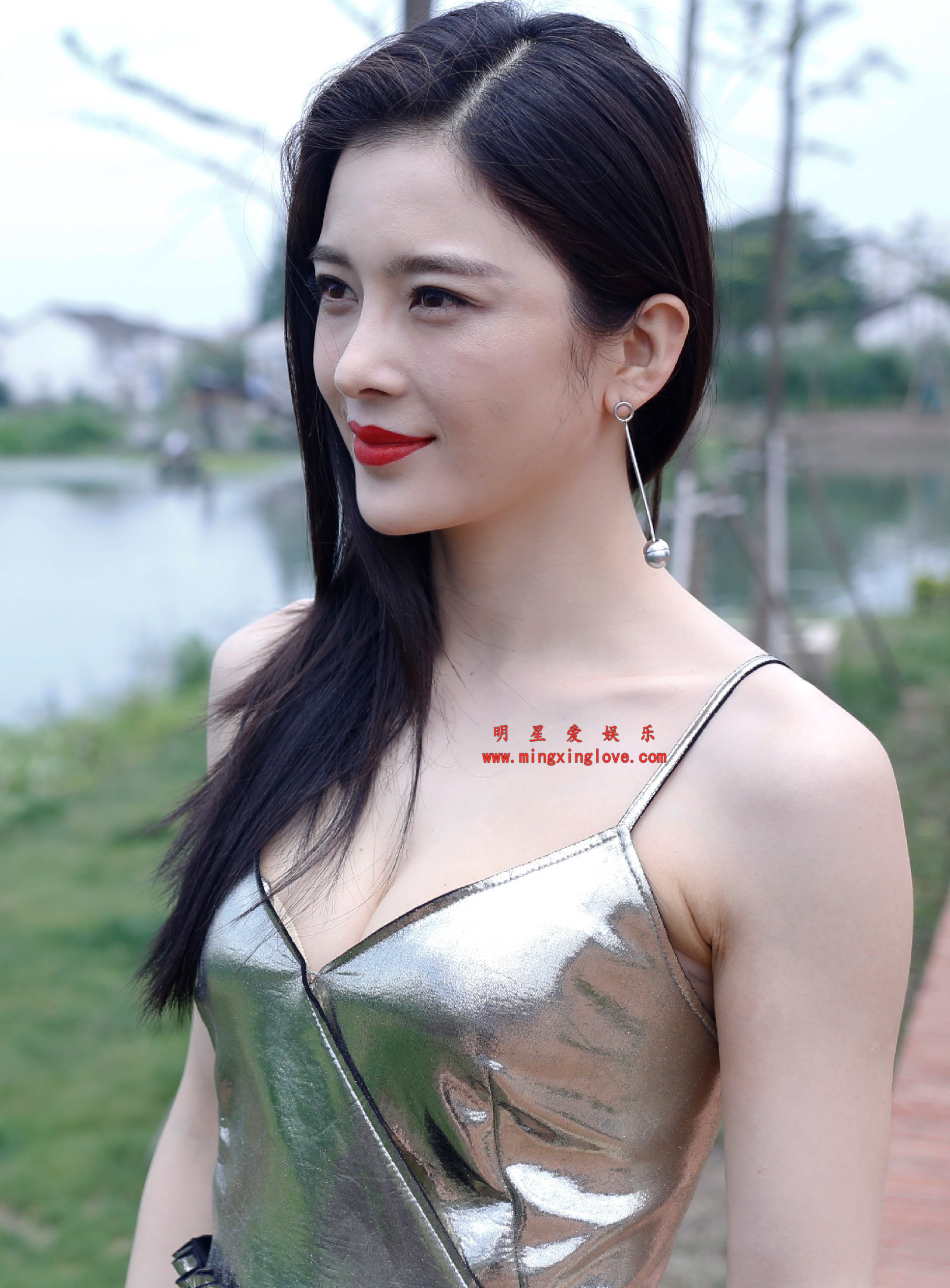 赵樱子+网红陈一发冯雨性感写真,大尺度吊带露背露胸等多种造型,高清4K分辨率原图无修生图下载(至尊)-明星爱娱乐