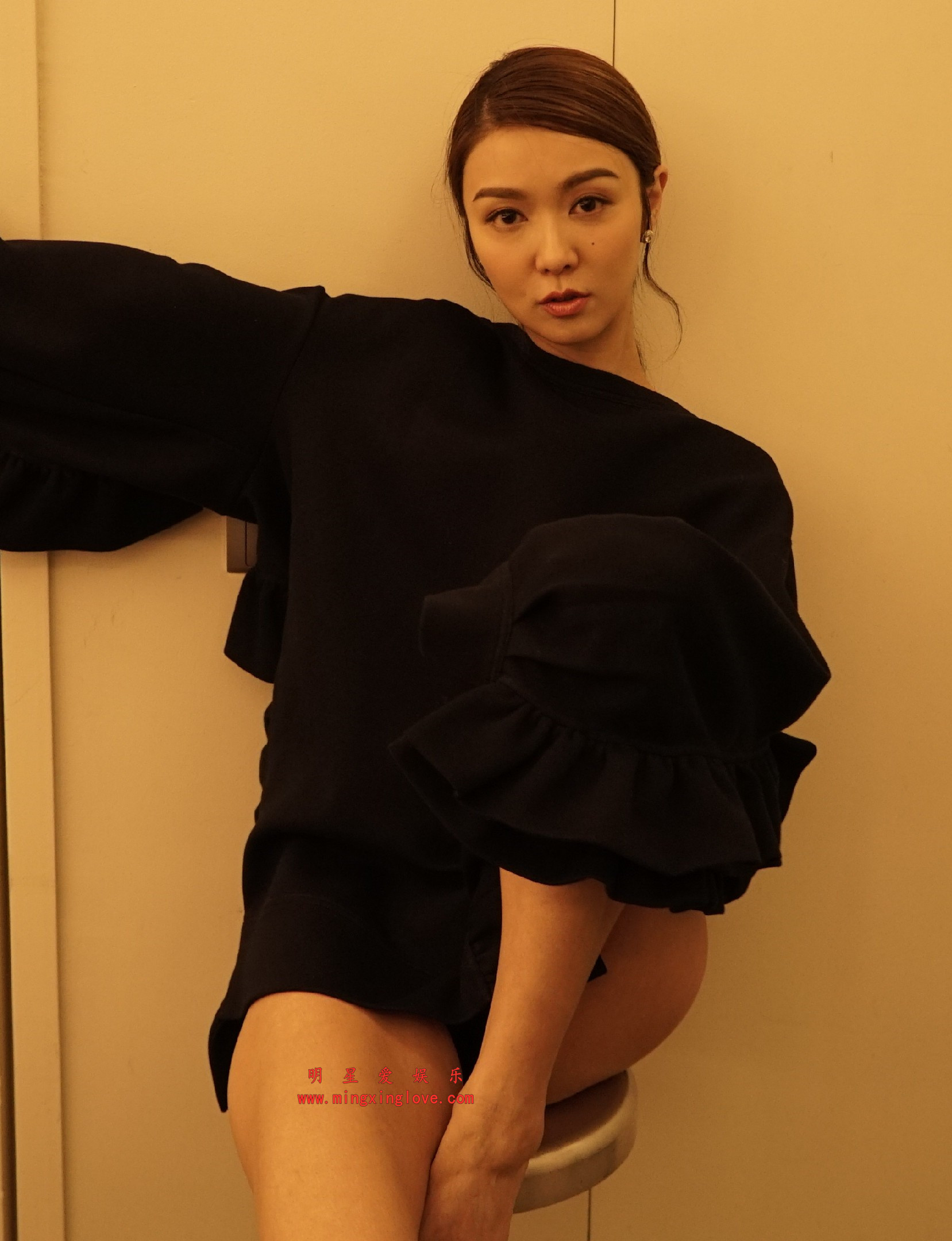 薛凯琪写真照花絮照片，性感超短裙、吊带露胸露背等多种造型，高清4K分辨率原图无修生图下载（至尊）-明星爱娱乐