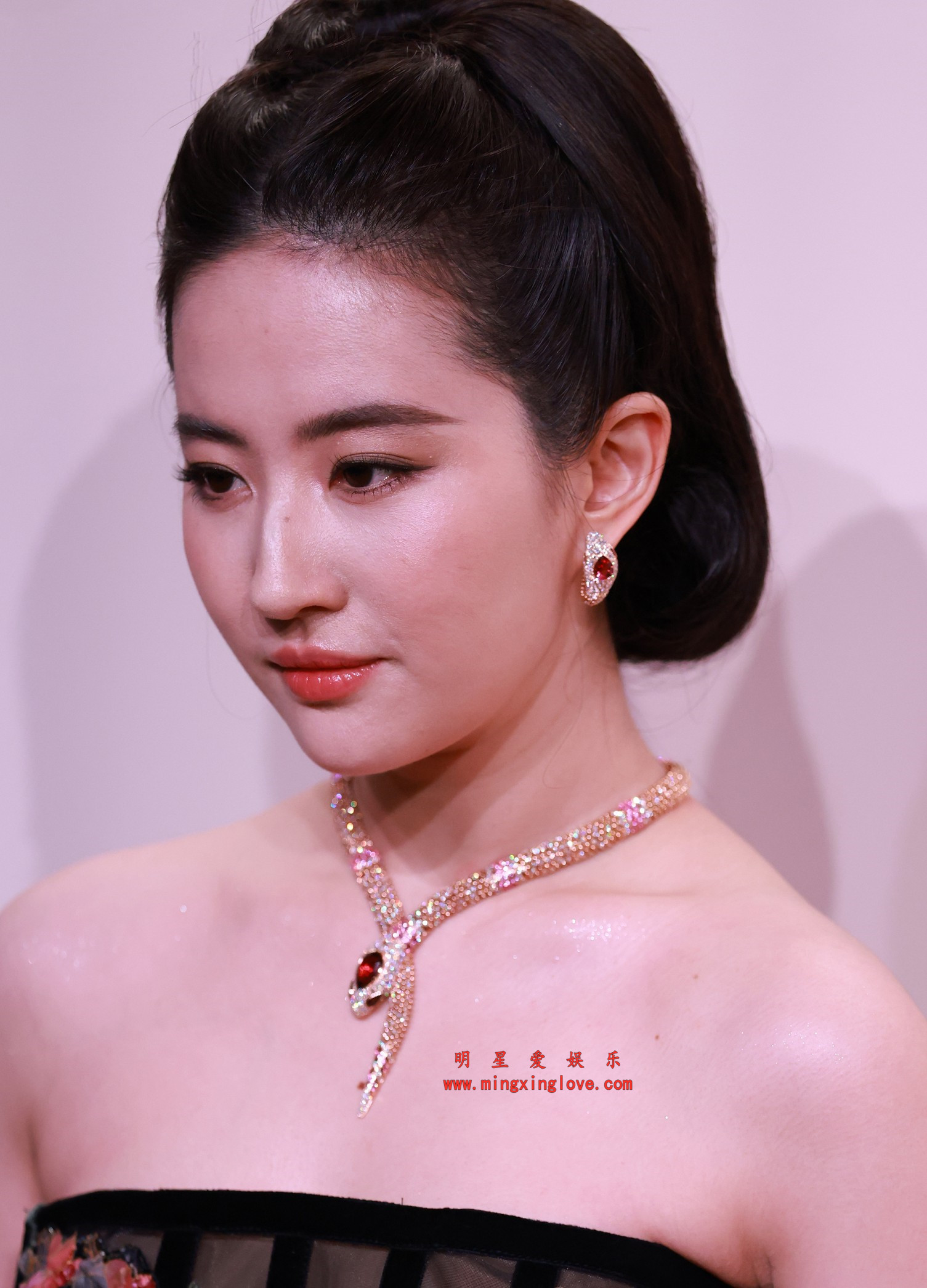 【女星买断图合购】女星买断图合购,及购买规则介绍(本站近期将会推出女星买断图合购服务)-明星爱娱乐