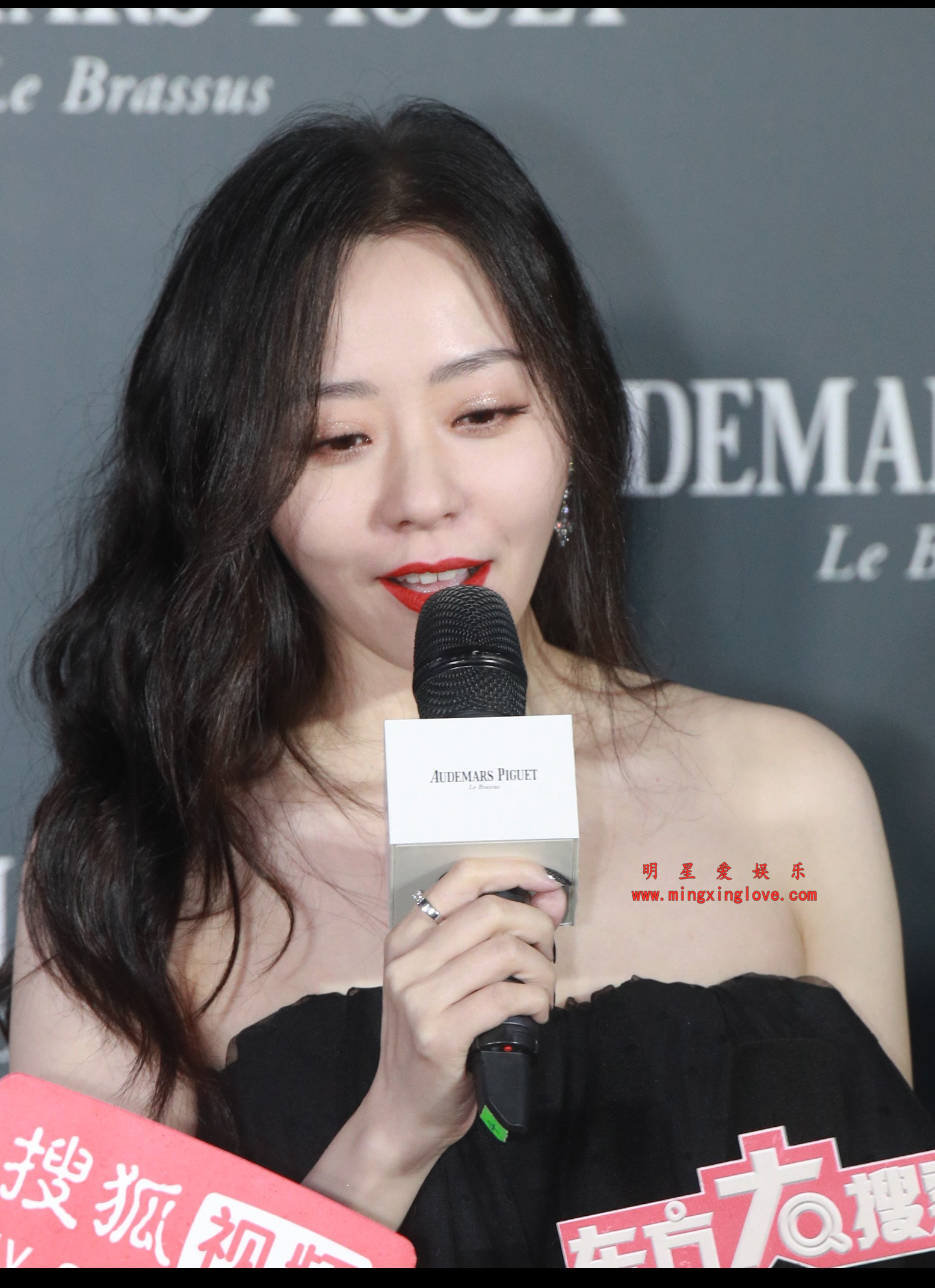 张靓颖爱彼活动现场花絮照片,性感抹胸裙,高清4K分辨率原图无修生图下载(至尊)-明星爱娱乐