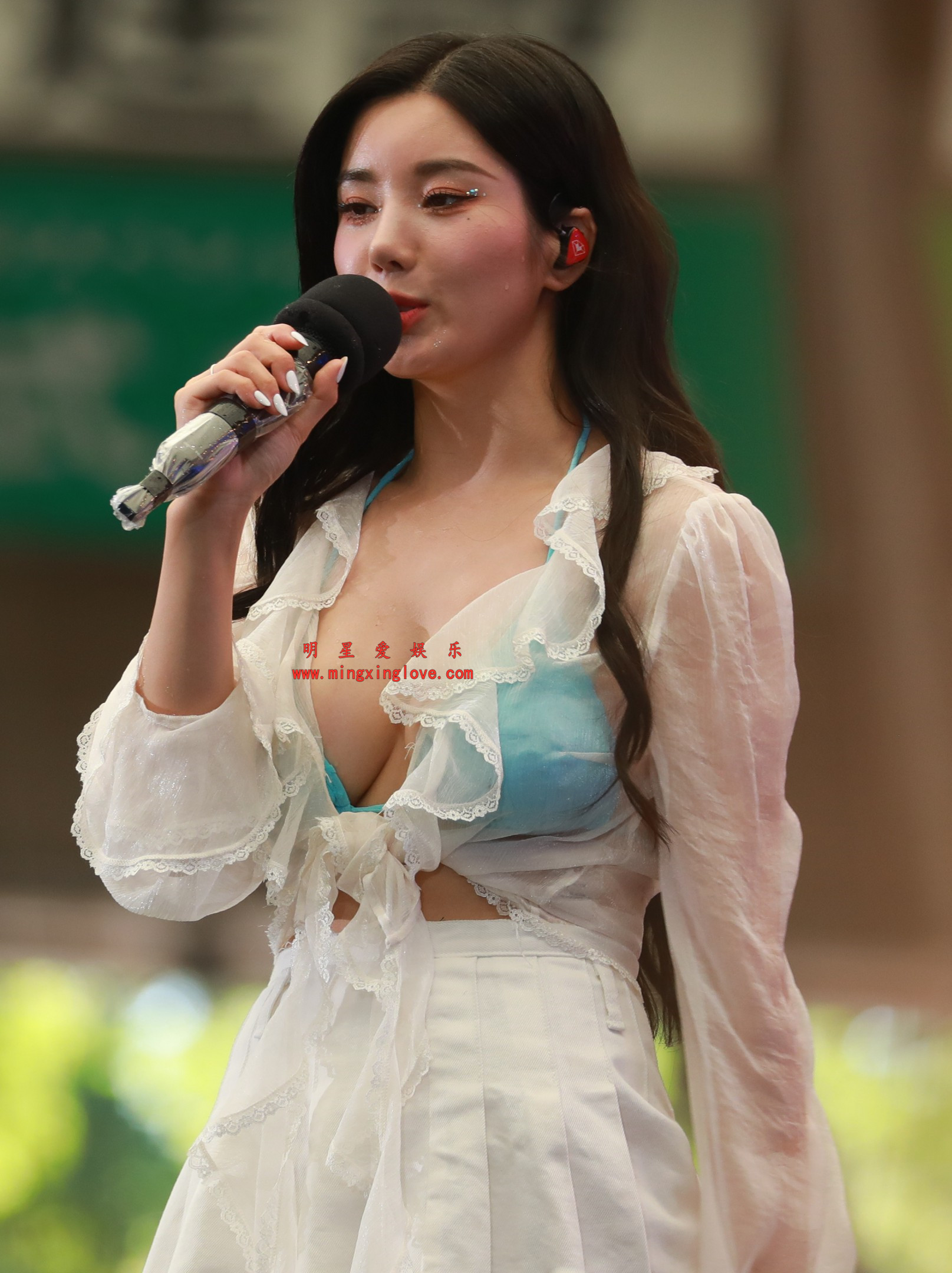 权恩妃韩国WaterBomb水弹音乐节现场热舞花絮照片，大尺度爆乳露胸、透视湿身超短裙，高清4K分辨率原图无修生图下载（至尊）-明星爱娱乐