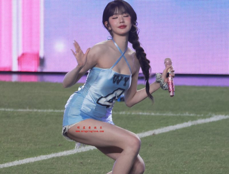 IVE张员瑛Coupang Play Series活动现场热舞拍摄花絮照片,性感吊带露胸、齐臀超短裤美腿,高清4K分辨率原图无修生图下载(至尊)-明星爱娱乐