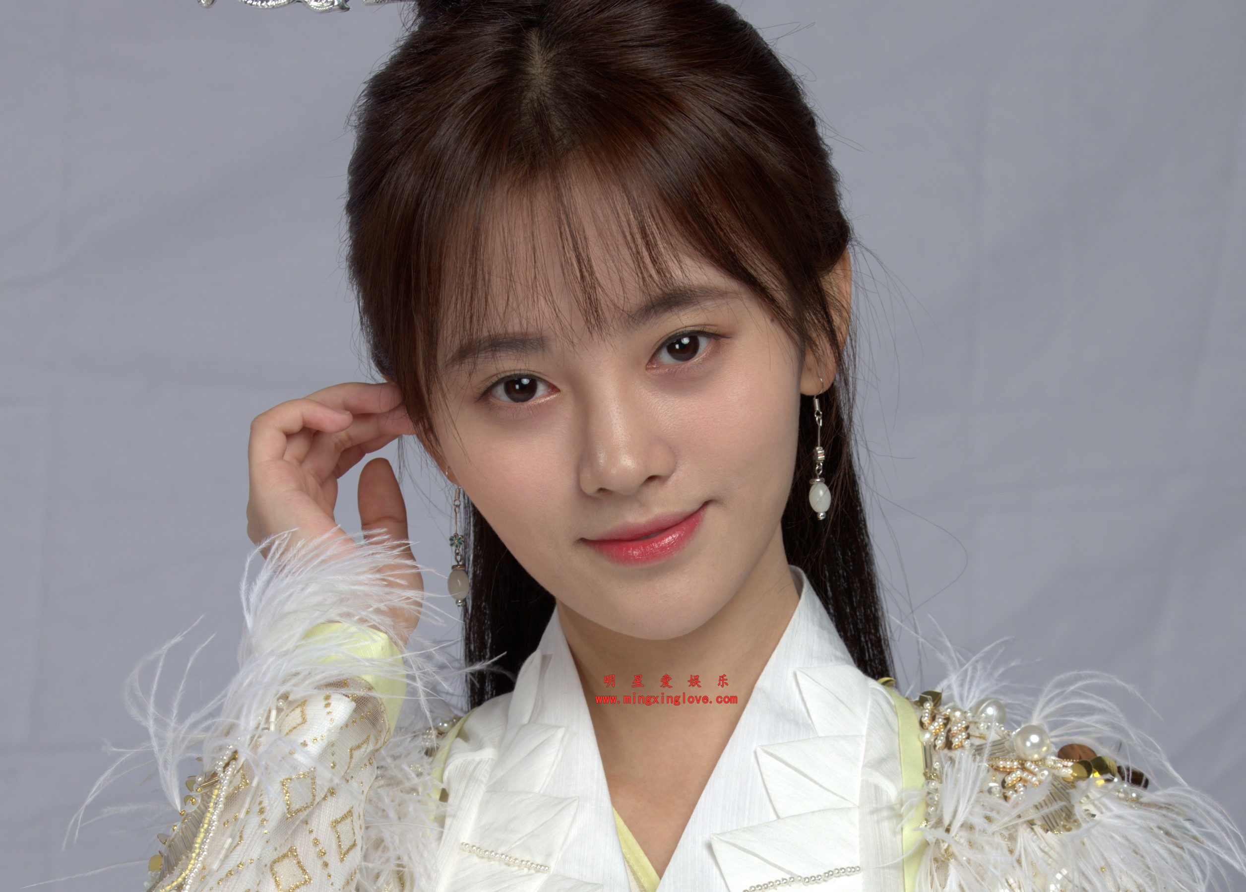 图片[4]-鞠婧祎电视剧定妆照拍摄花絮照片，剧中各种造型，高清面部拍摄，放大可看清肌肤纹理，单张50M，高清8K分辨率原图无修生图下载（至尊）-明星爱娱乐
