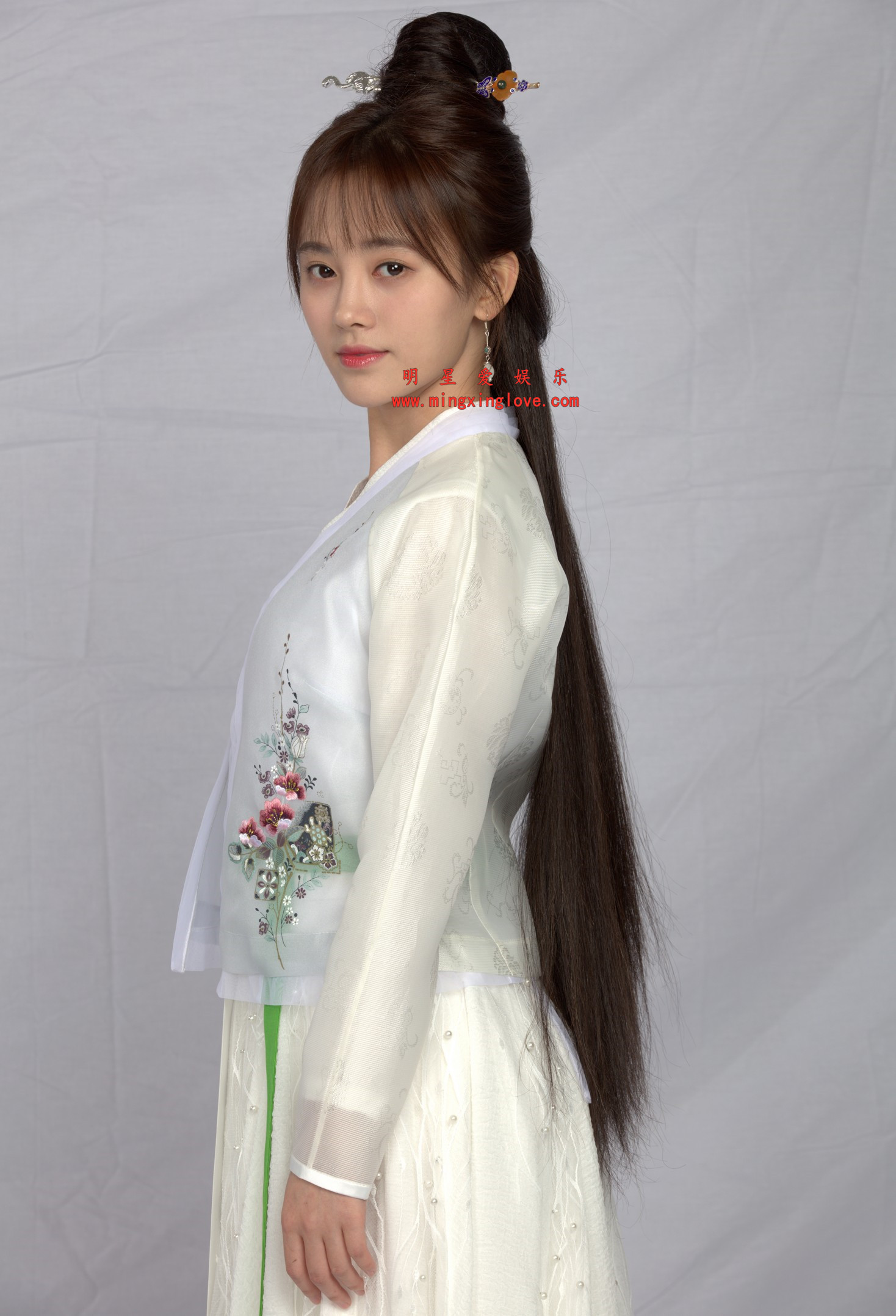 图片[8]-鞠婧祎电视剧定妆照拍摄花絮照片，剧中各种造型，高清面部拍摄，放大可看清肌肤纹理，单张50M，高清8K分辨率原图无修生图下载（至尊）-明星爱娱乐